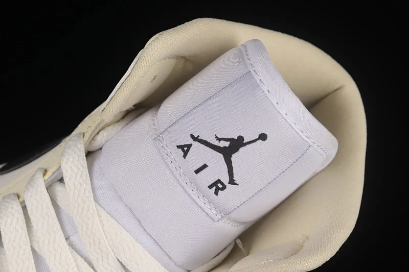 All categories Air Jordan Jordan series basketball shoes Air Jordan 1 Mid G version pure original Air Jordan 1 Mid AJ1 Joe 1 milk white coconut milk China basketball shoes BQ6472-121